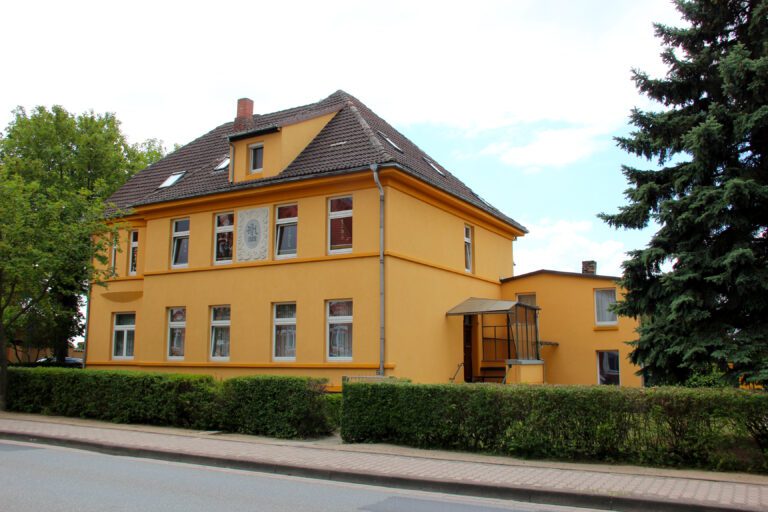 Außenblick auf Ferienwohnung an der Müritz Appartements