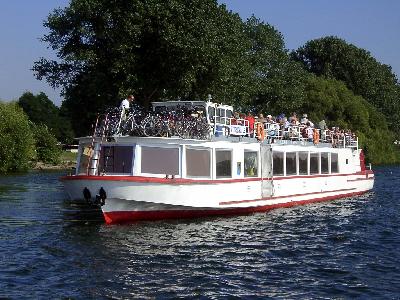 Dampfer der Weißen Flotte auf der Müritz