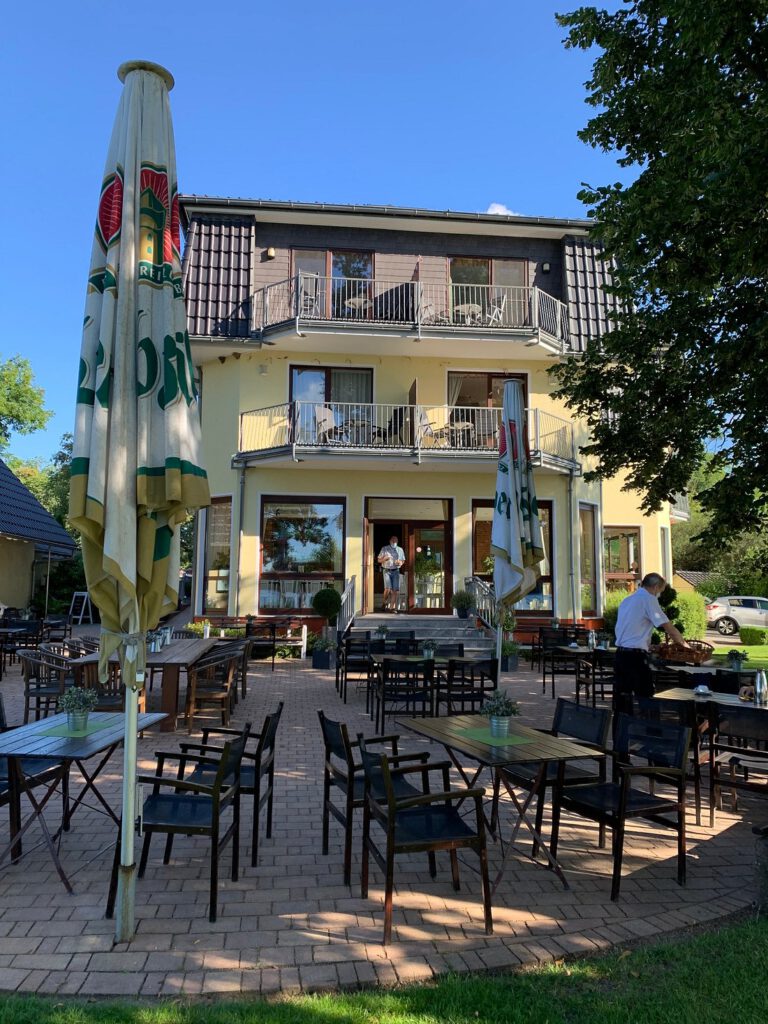 Außenansicht der Terrasse des Restaurants Seestern